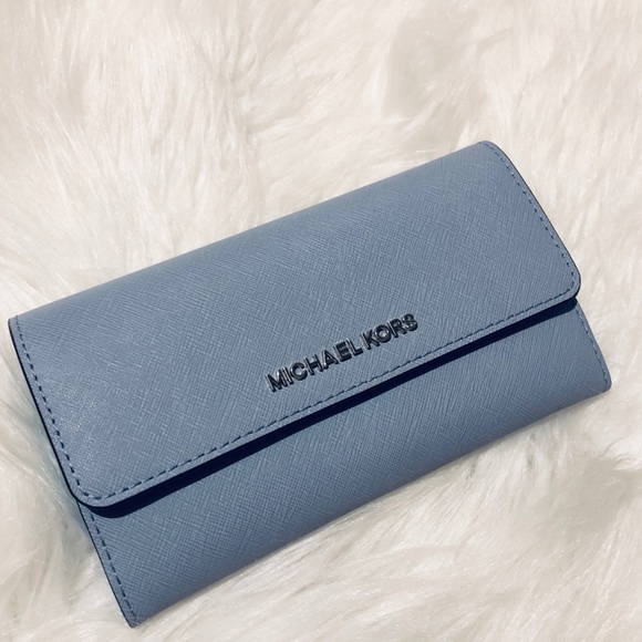 Michael Kors Handbags - Michael Kors Large Trifold Wallet